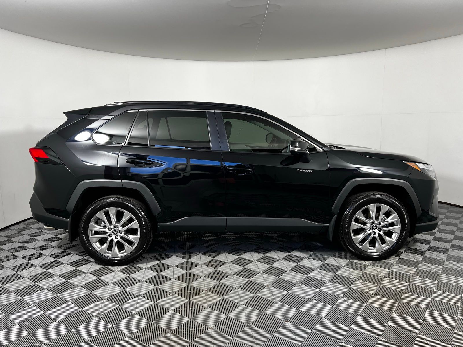 Thumbnail: 2025 Toyota RAV4 - 5