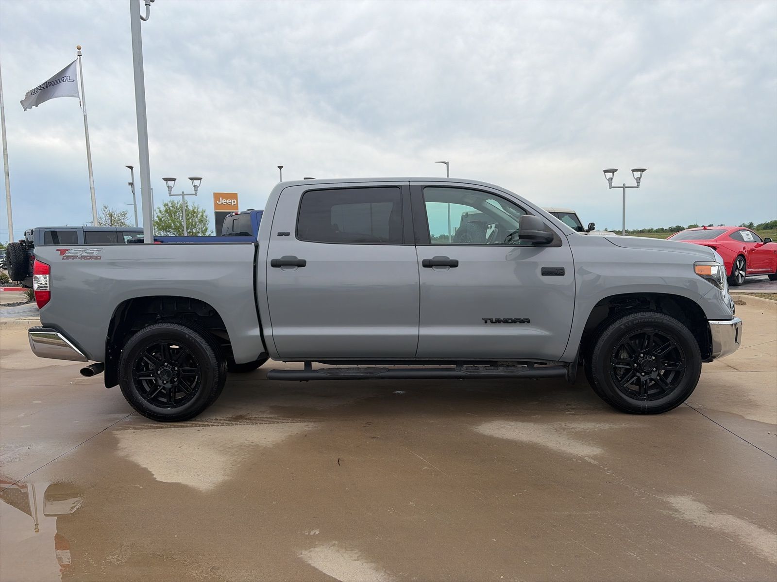 View vehicle photo 6