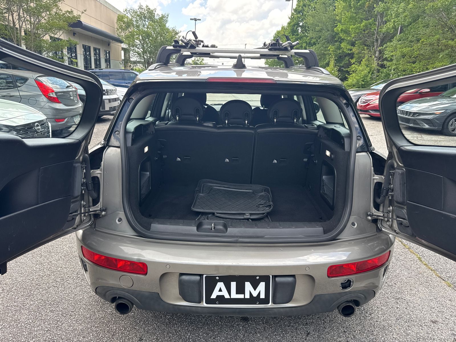 Used 2017 Silver MINI Clubman image 18