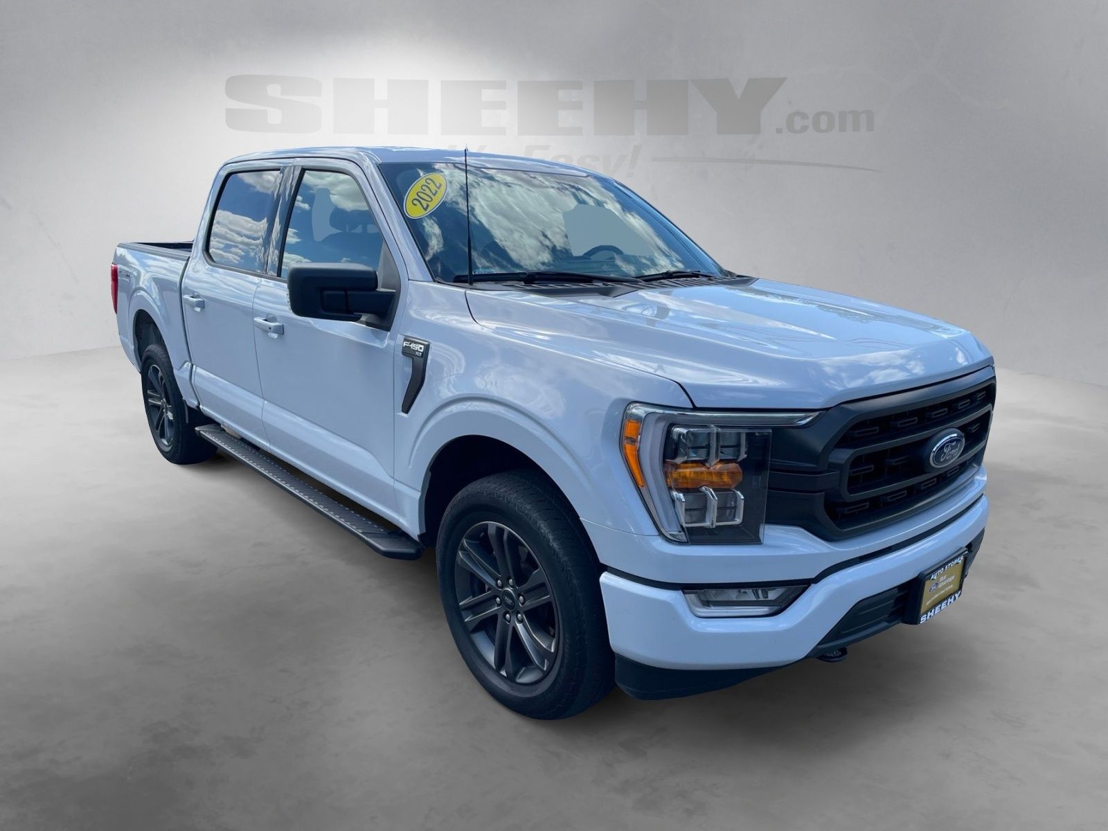 Certified Used 2022 White Metallic Ford XLT image 2