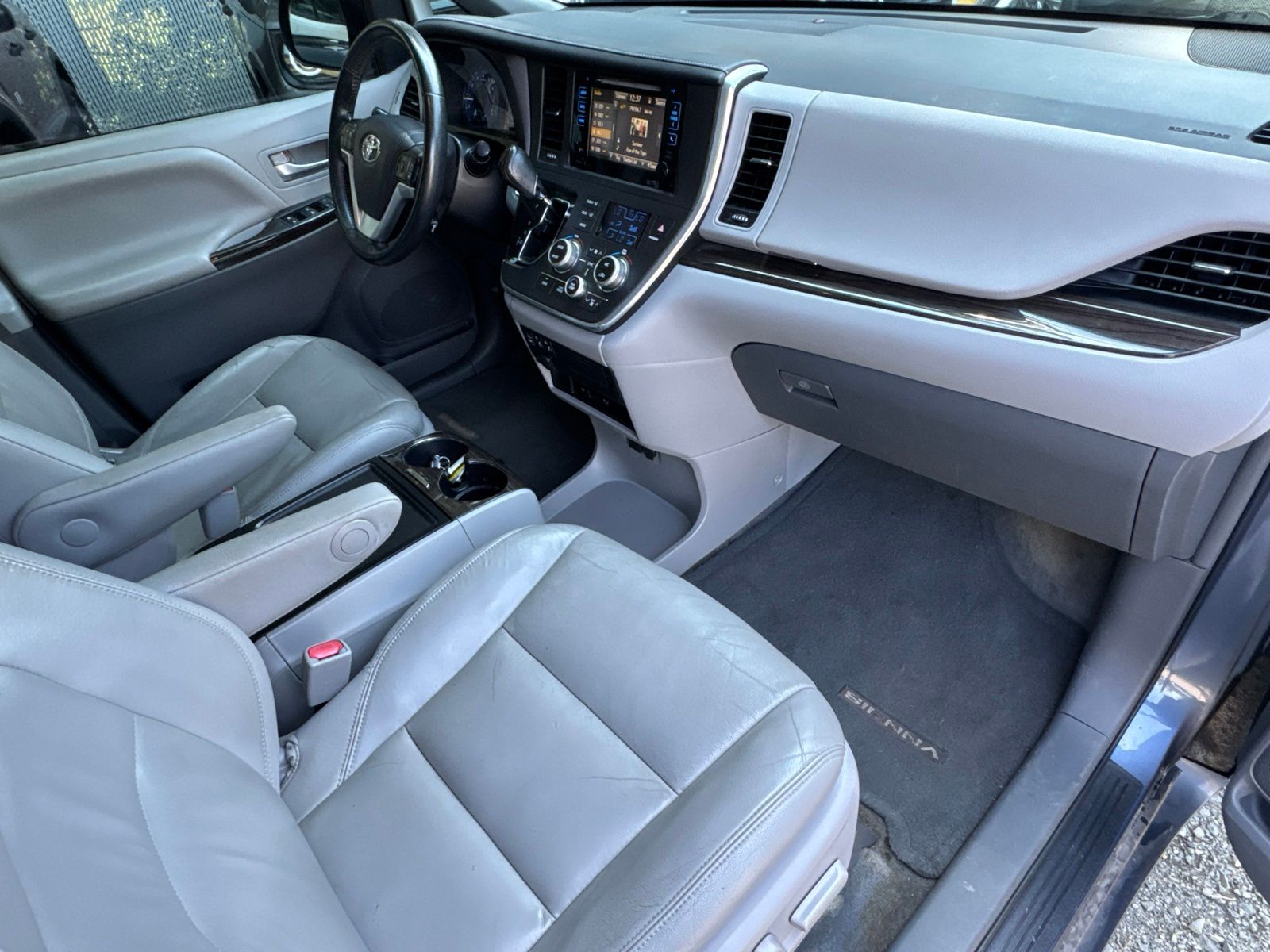 Used 2015 Shoreline Mist Toyota XLE Premium image 33