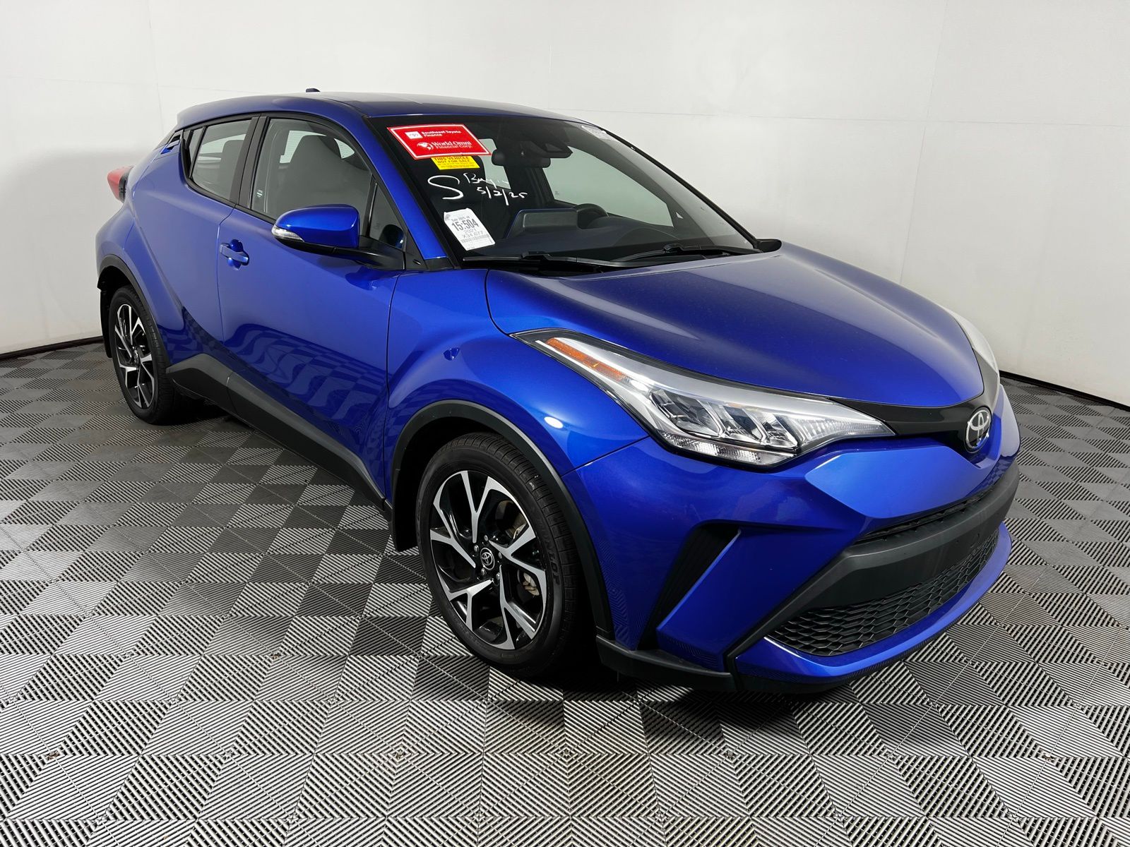 2021 Toyota C-HR LE 3