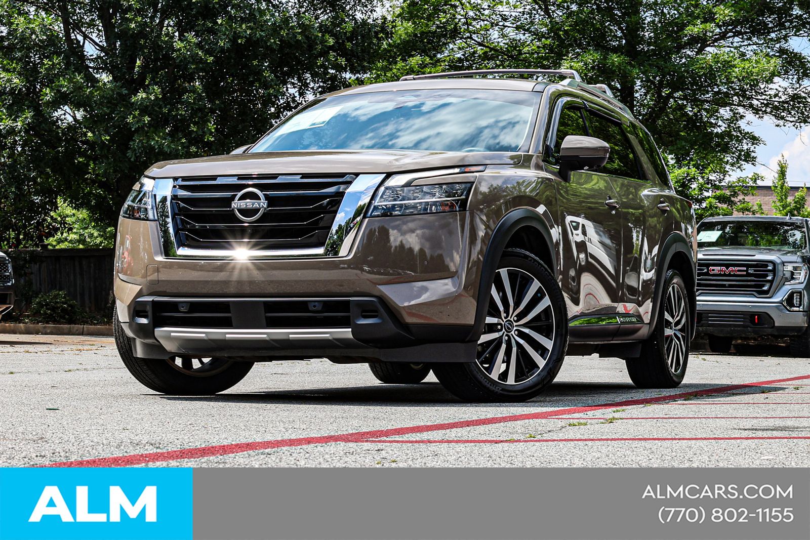 Used 2023 Beige Nissan Platinum image 3
