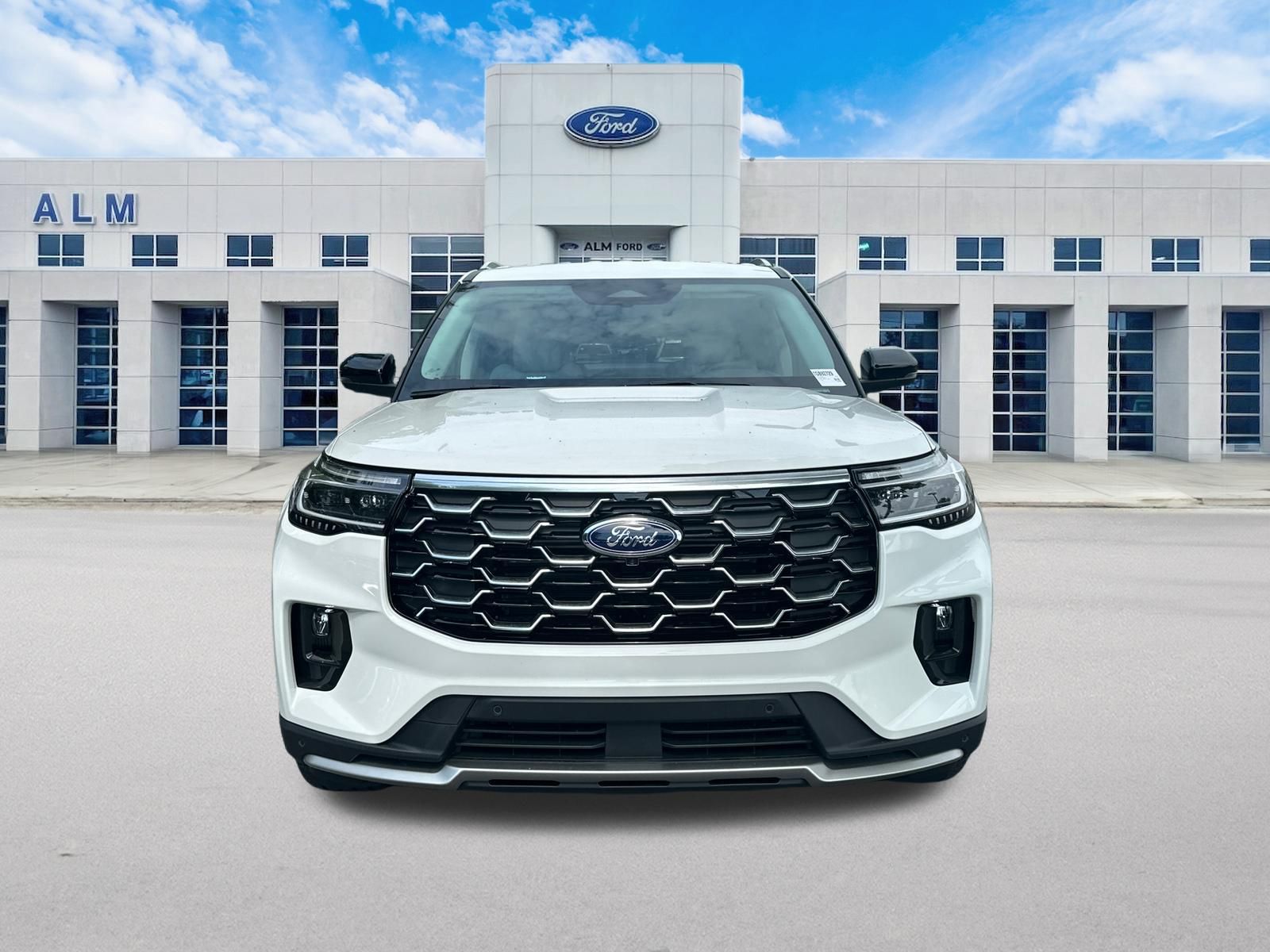 New 2026 Star White Metallic Tri-Coat Ford Platinum™ image 2