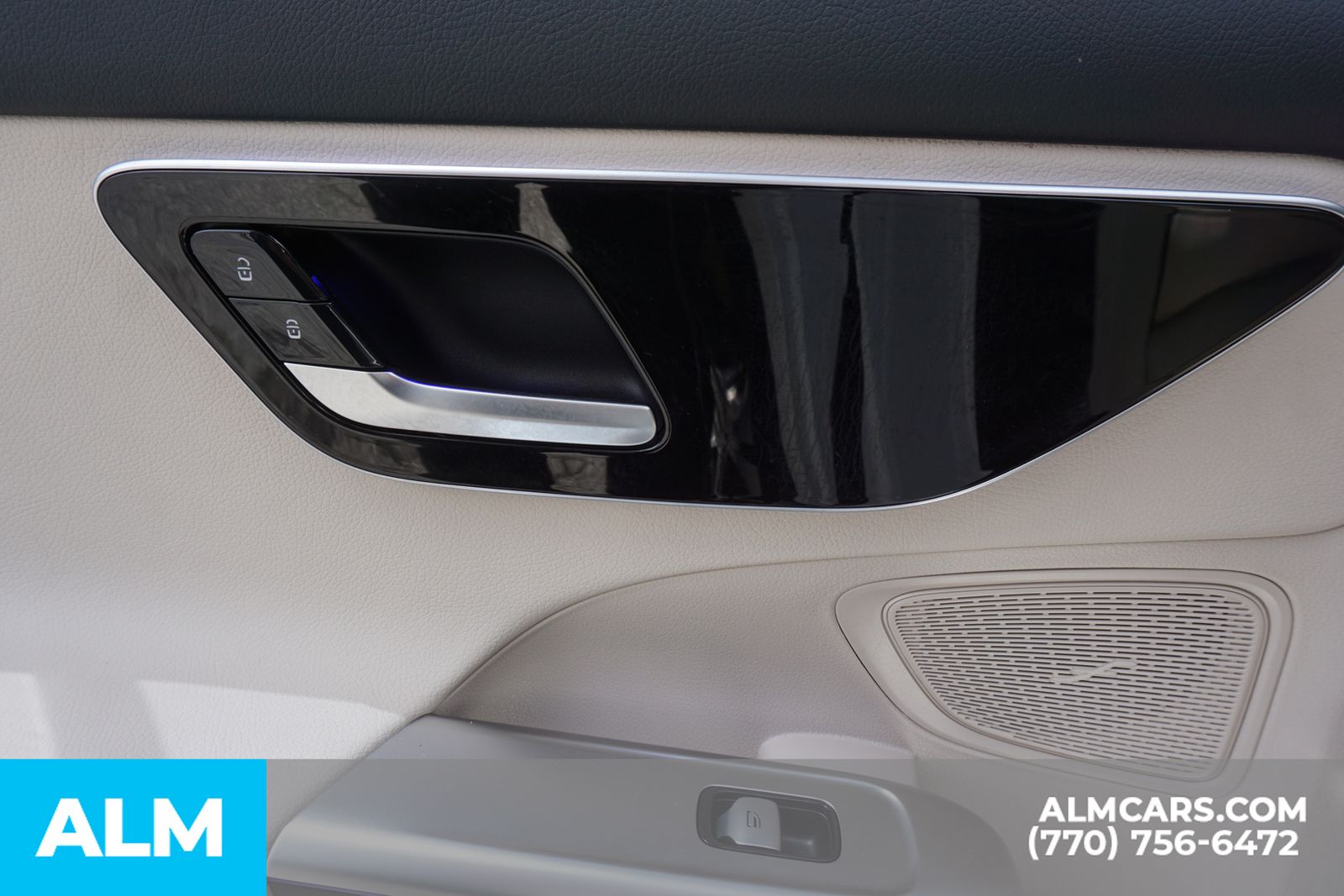 Used 2023  Mercedes-Benz C 300 image 59