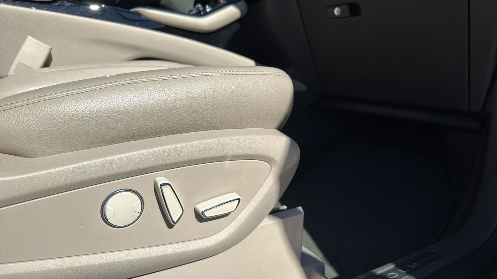 Used Car 2022 Lincoln Nautilus  Standard For Sale Under $35,000 In Austin, Texas