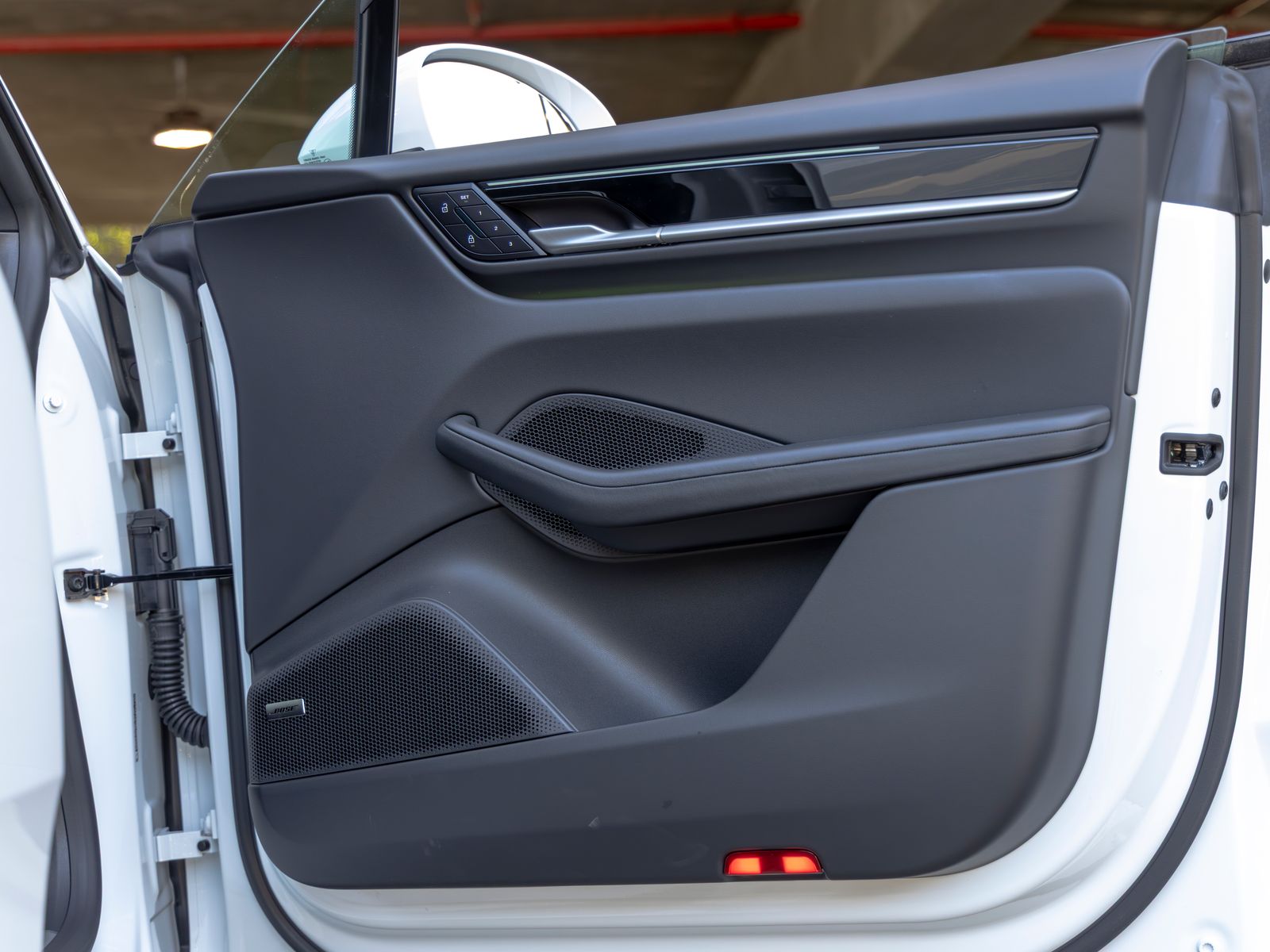 2025 Porsche Macan Base - Photo 51