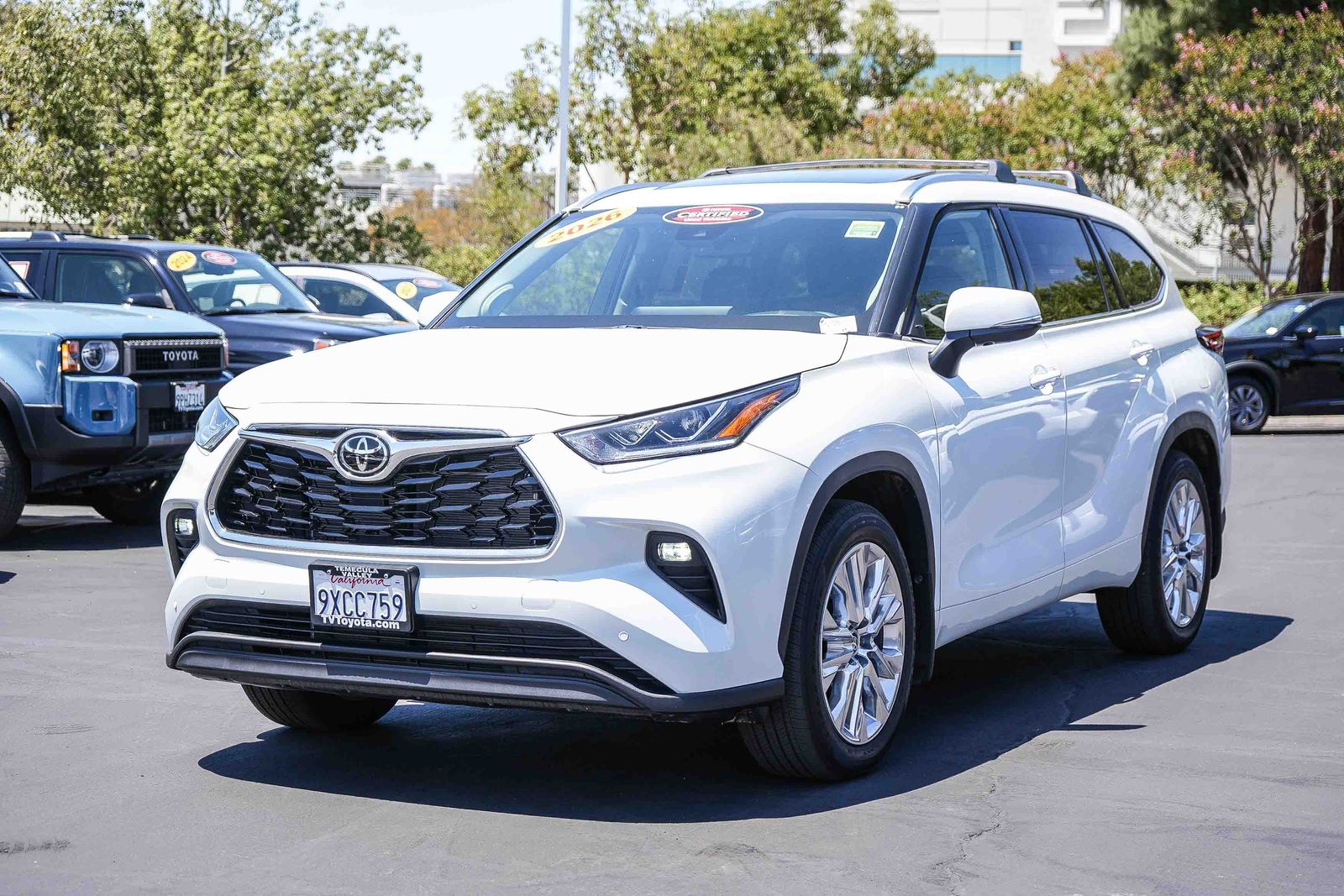 View vehicle photo 3