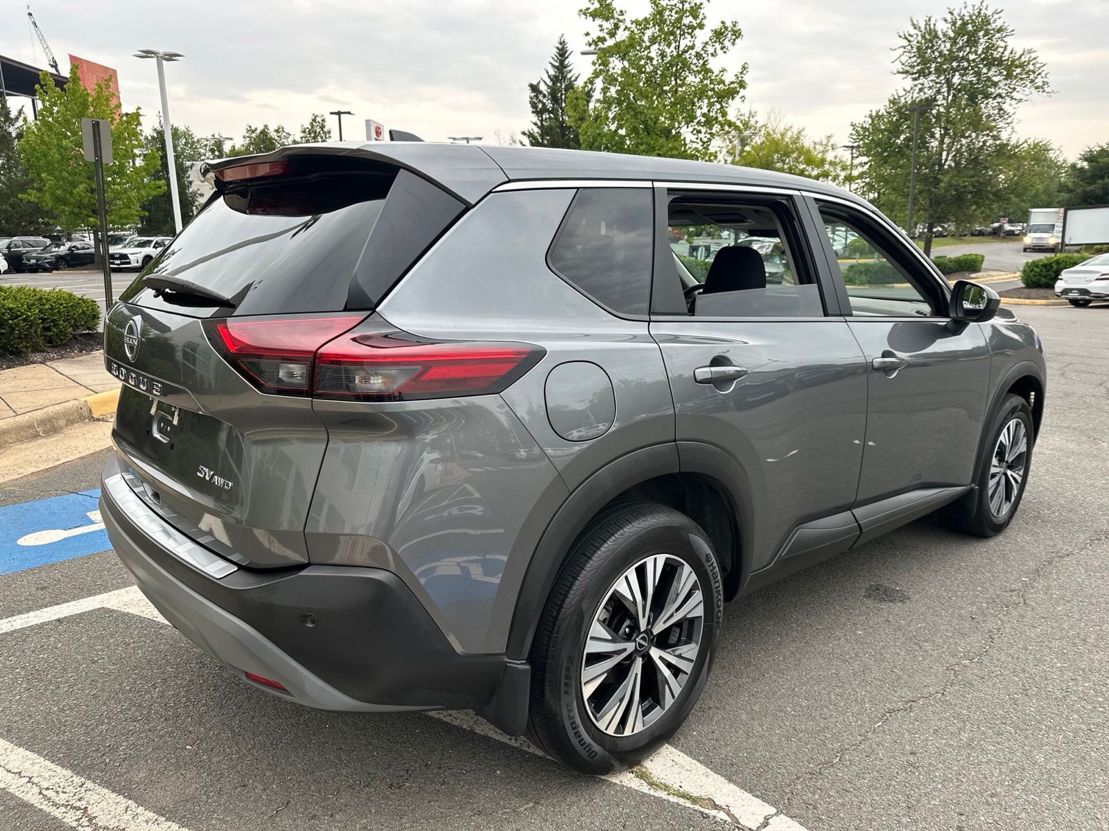 Used 2023 Gray Nissan SV image 7