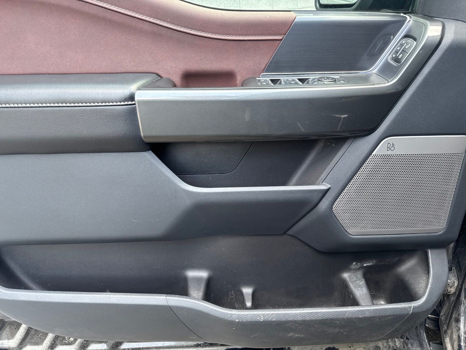 Certified Used 2022 Agate Black Metallic Ford Lariat image 23
