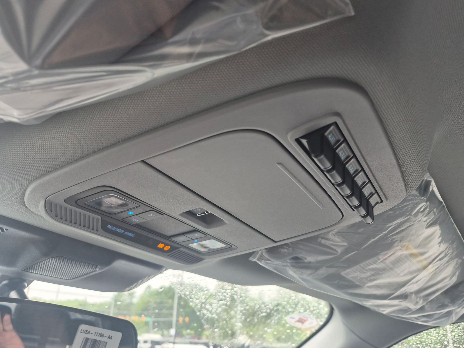 New 2026 Oxford White Ford XL SERVICE BODY image 20