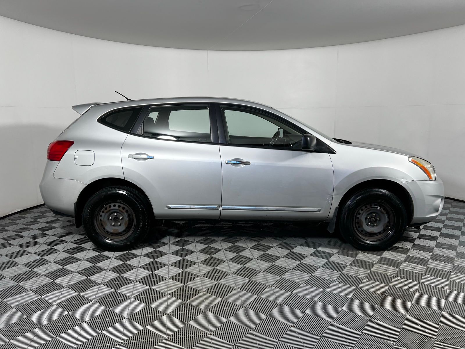 2013 Nissan Rogue S 4
