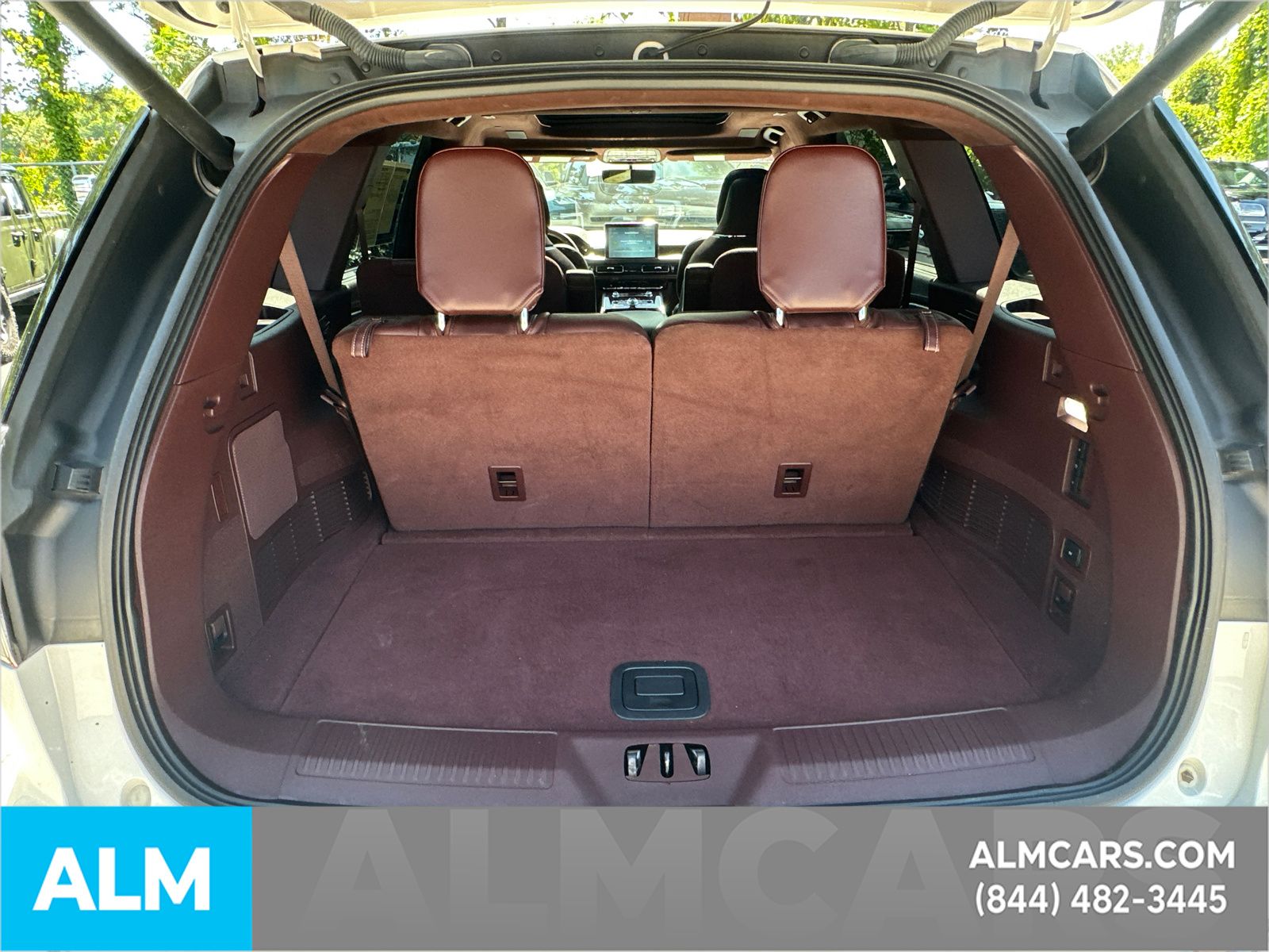 Used 2022 White Lincoln Black Label Grand Touring image 21