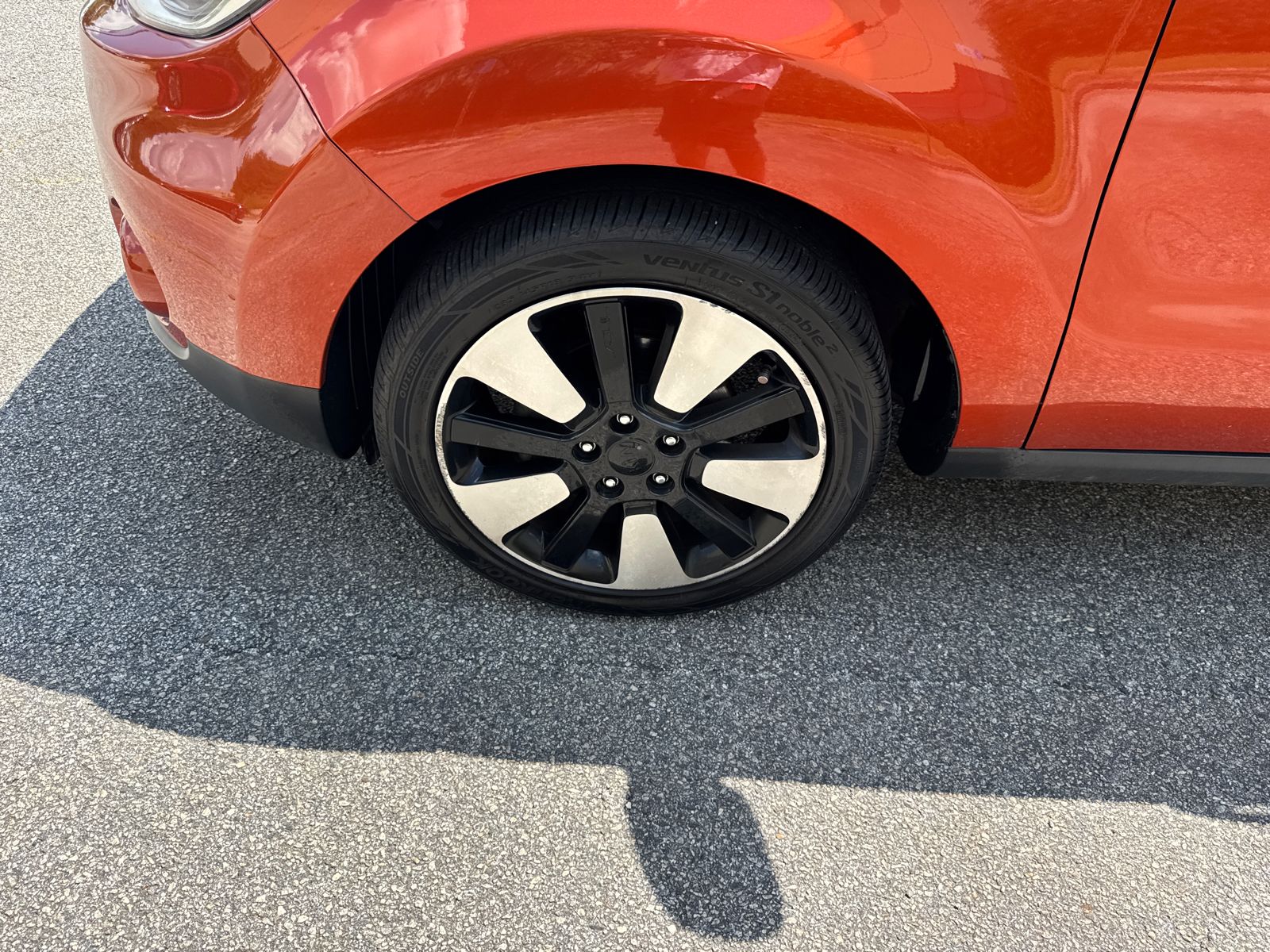 Used 2019 Orange Kia Plus image 11