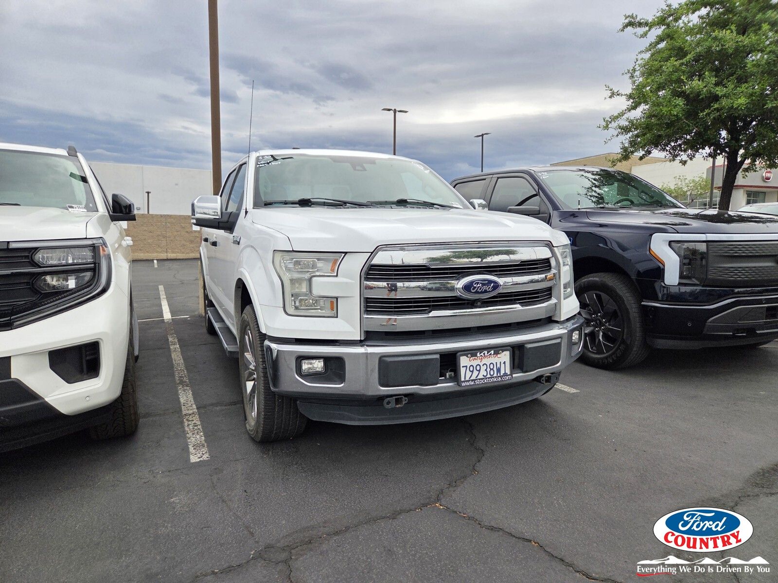 Oxford White 2015 Ford F-150 Lariat SuperCrew 4WD Pickup Truck Four-Wheel Drive 6-Speed Automatic