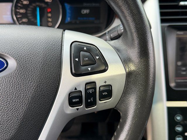 Used 2011 White Platinum Clearcoat Metallic Ford Limited image 34