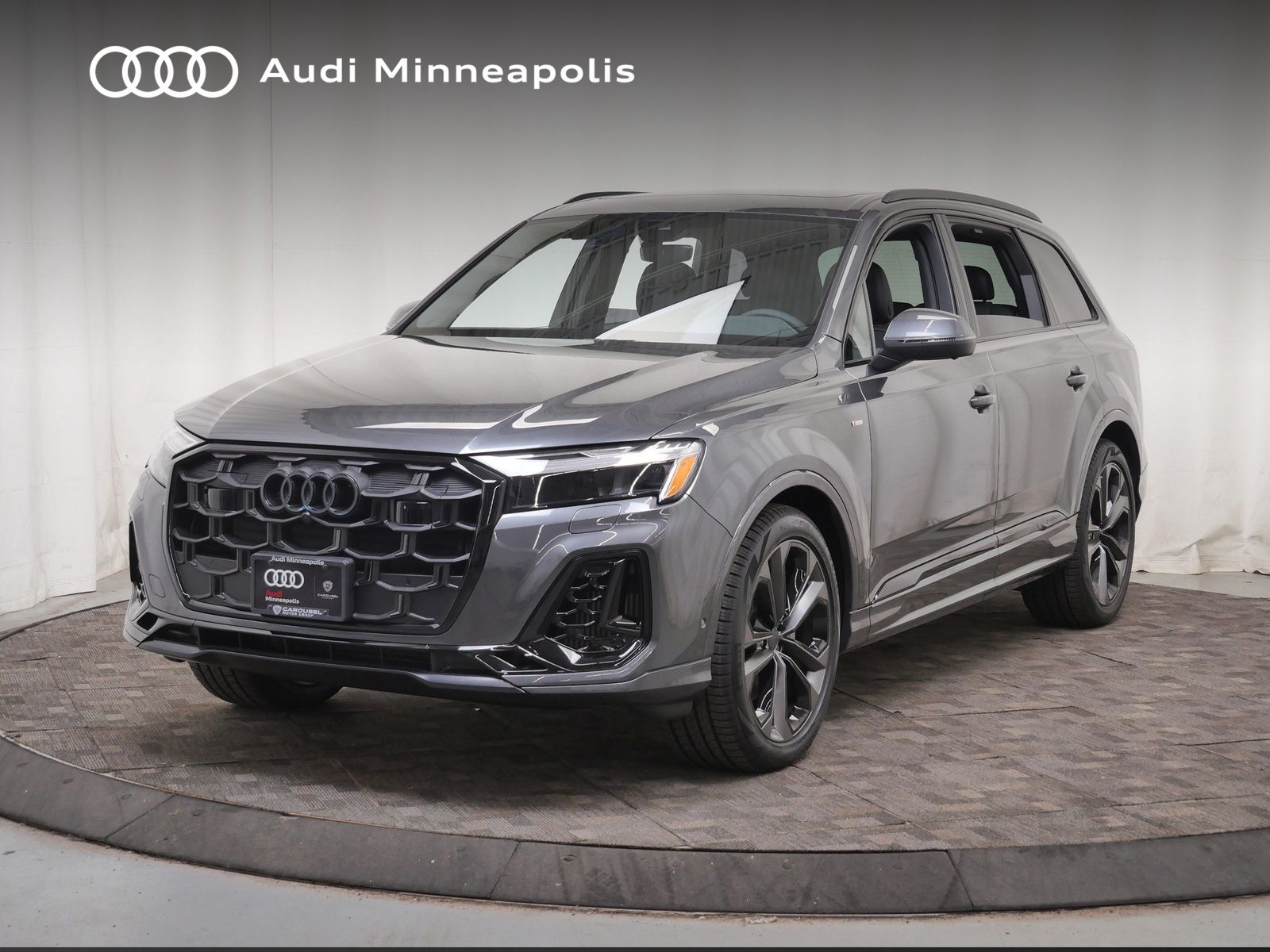 Daytona Gray Pearl Effect 2026 Audi Q7 SUV / Crossover All-Wheel Drive 8-Speed Automatic