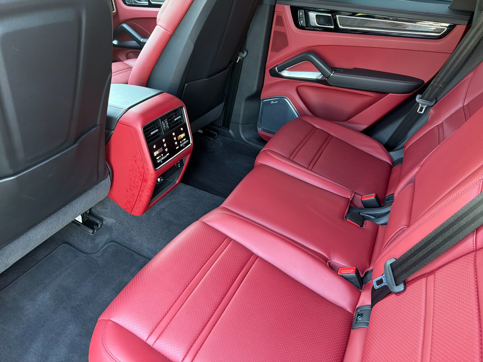 2023 Porsche Cayenne E-Hybrid Turbo S — full photo 13 of 30