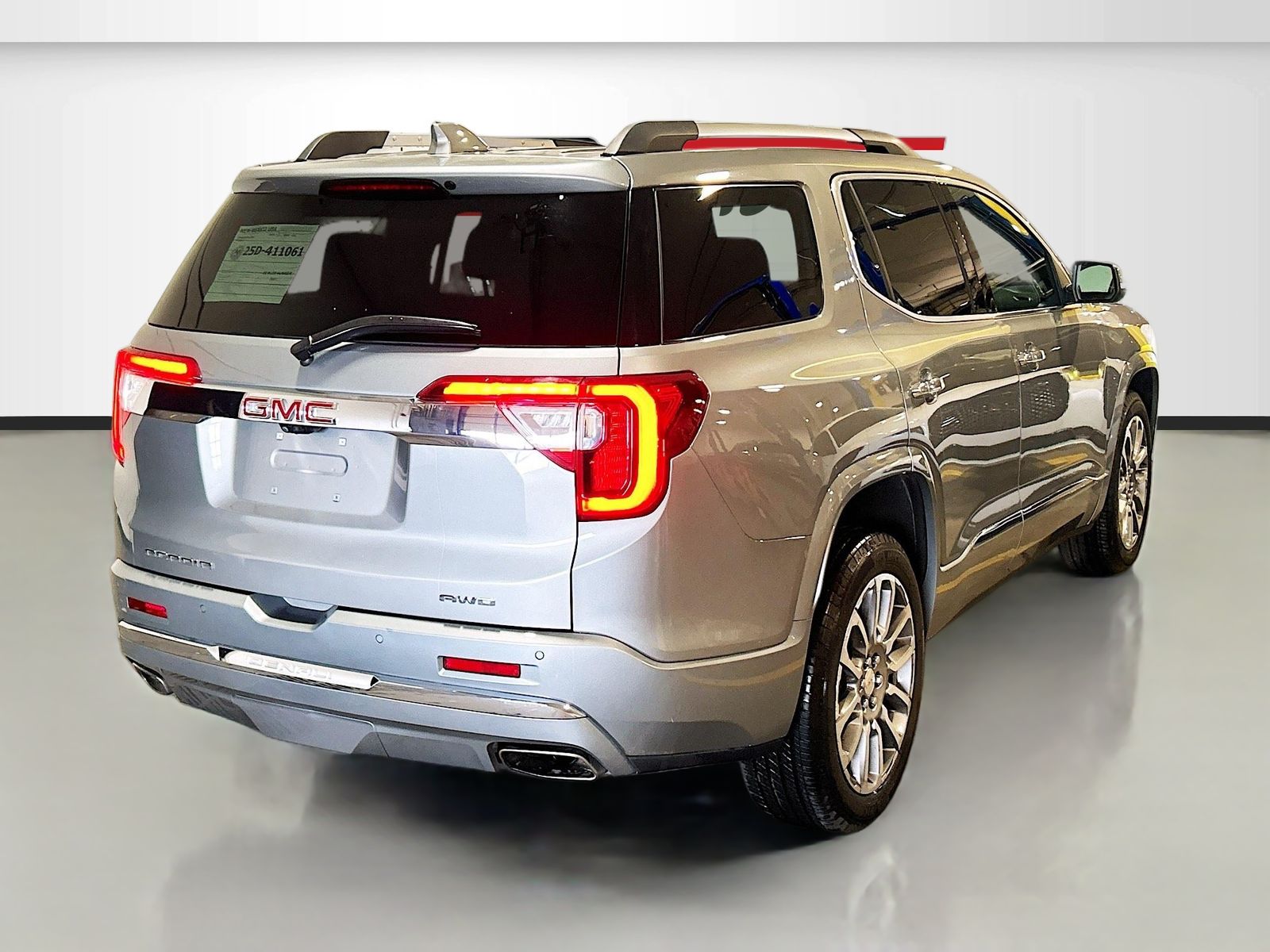 Used 2023 Silver GMC Denali image 7