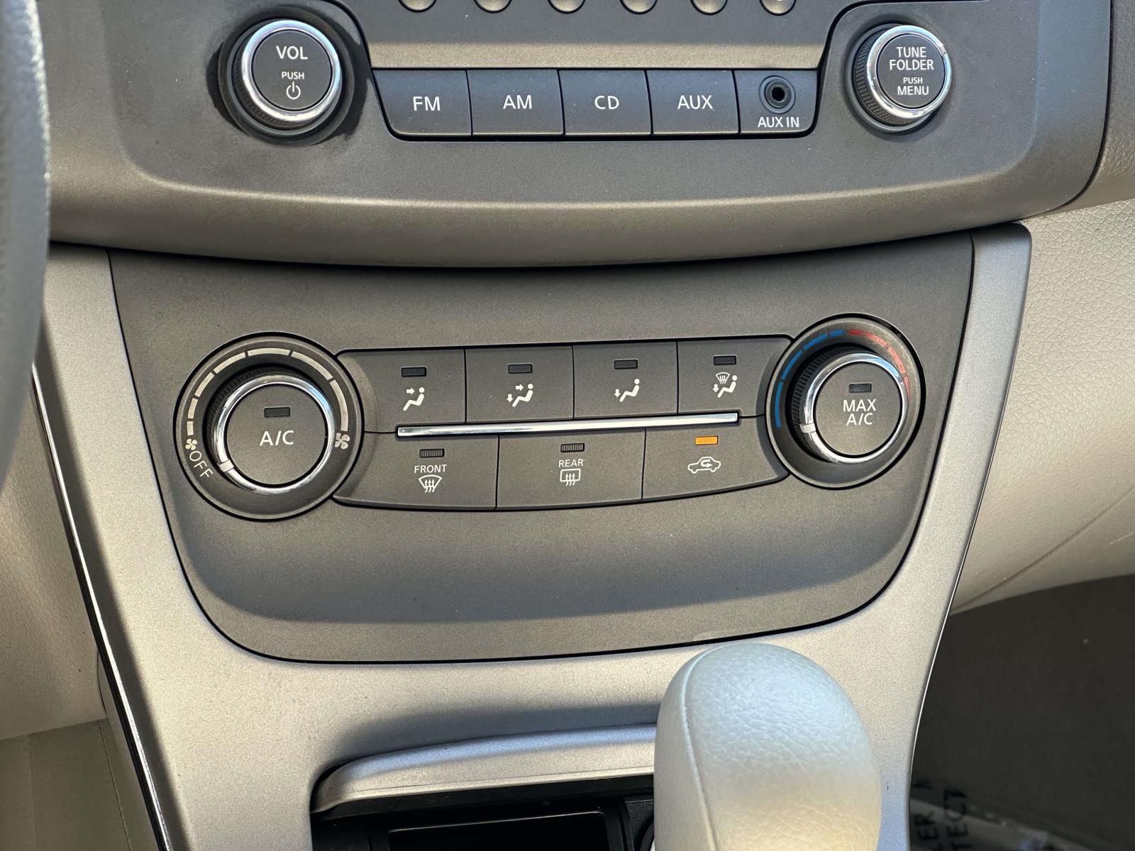 Used 2014 White Nissan S image 29