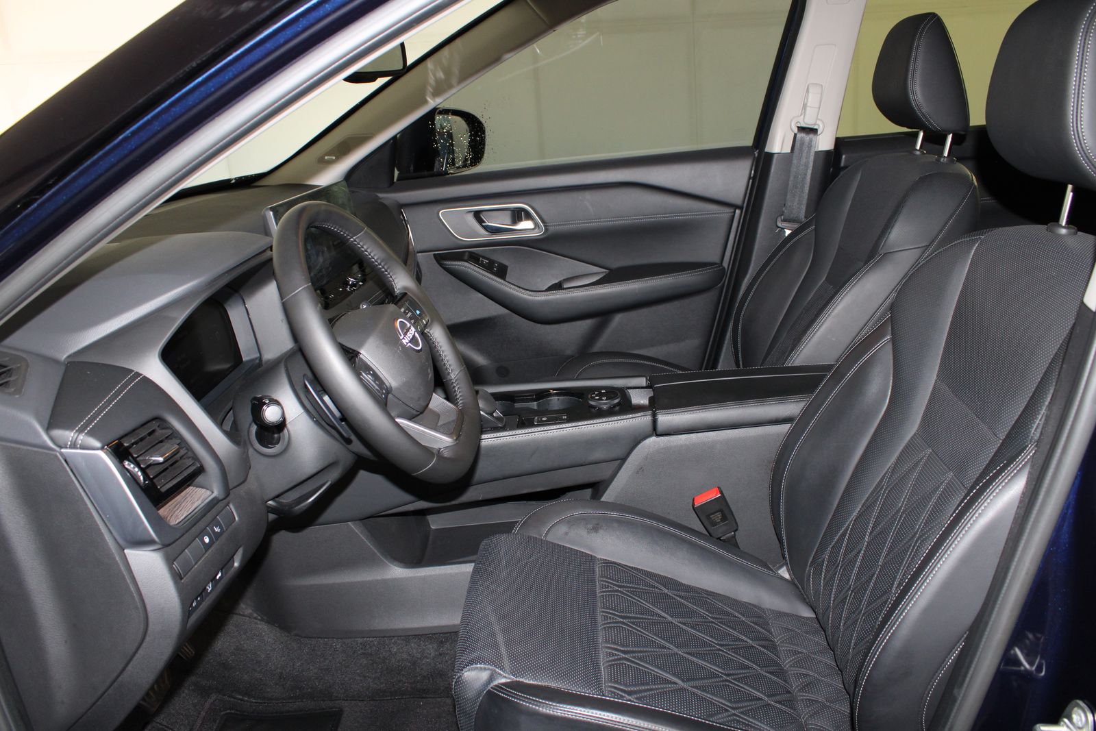 Used 2026 Blue Nissan Platinum image 17