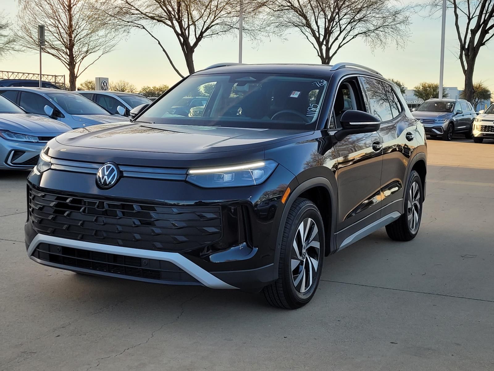 used 2025 Volkswagen Tiguan car, priced at $24,580