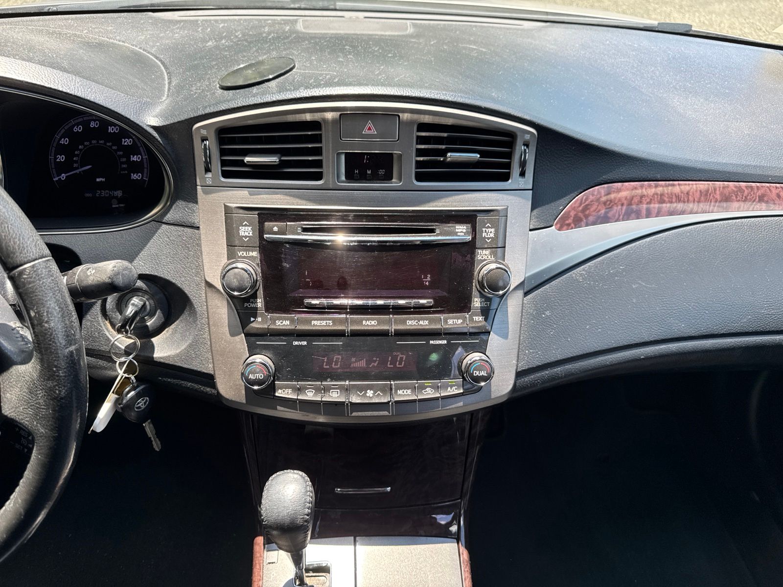 Used 2012 Classic Silver Metallic Toyota Base image 22