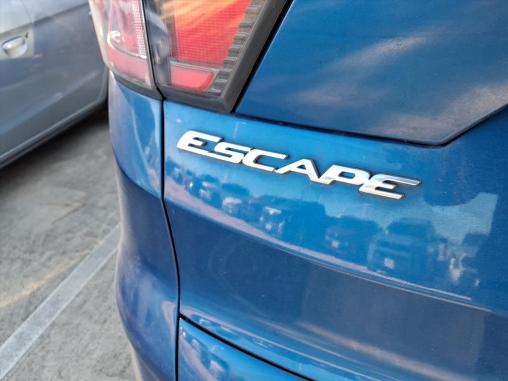 2017 Ford Escape SE Blue at AutoSavvy Houston Southwest
