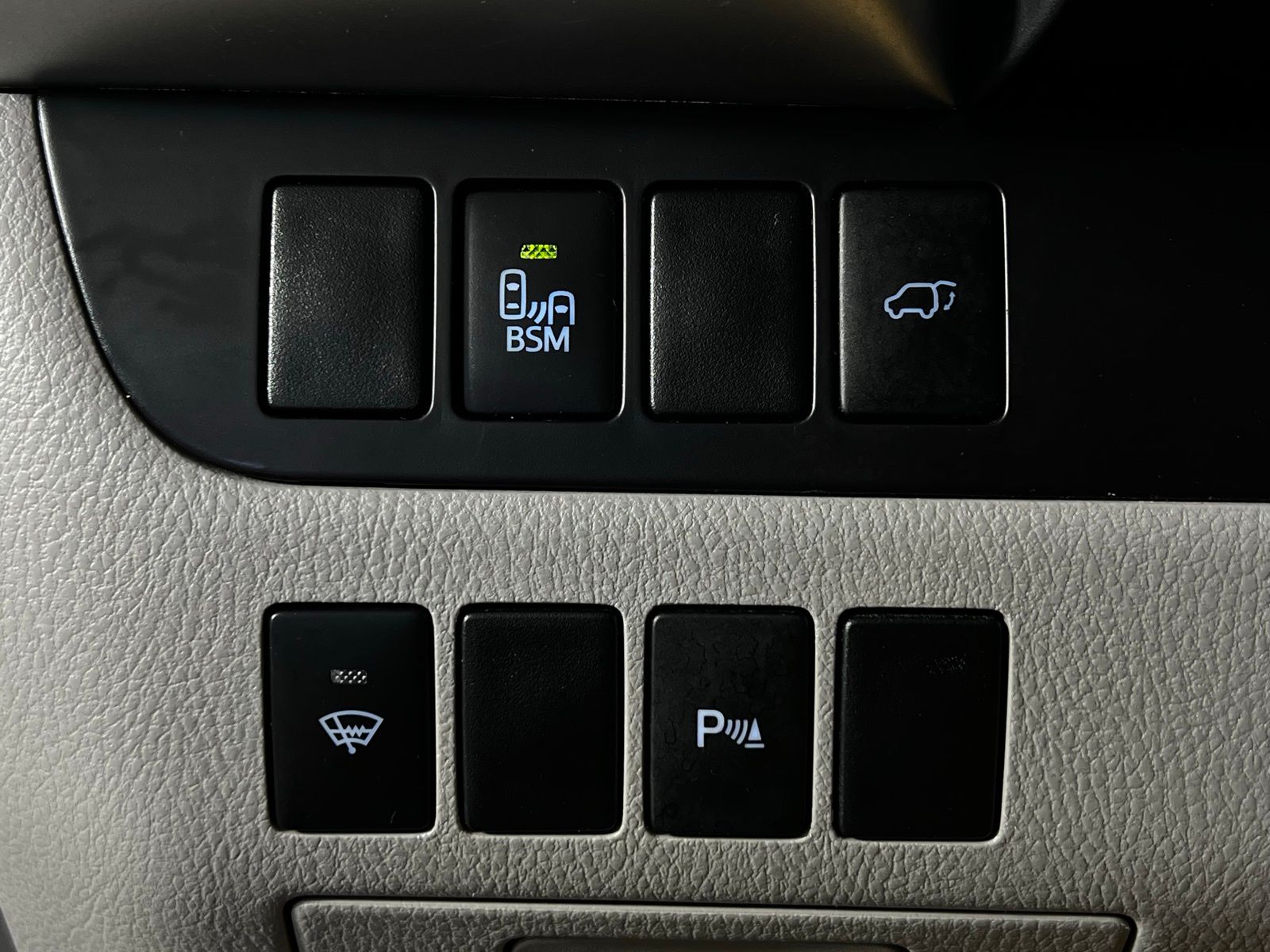 2016 Toyota Highlander Limited 24