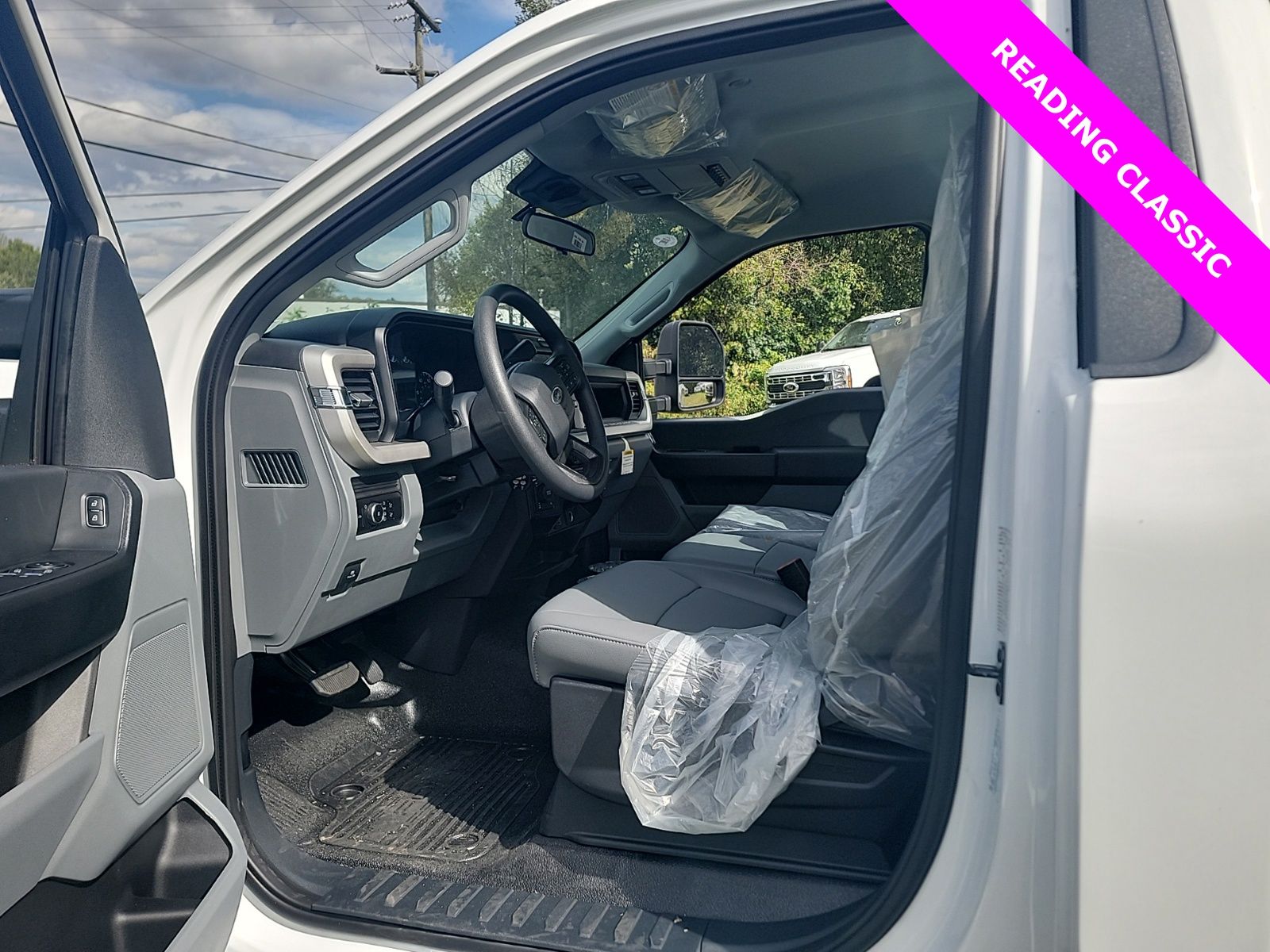 New 2025 Oxford White Ford XL image 26