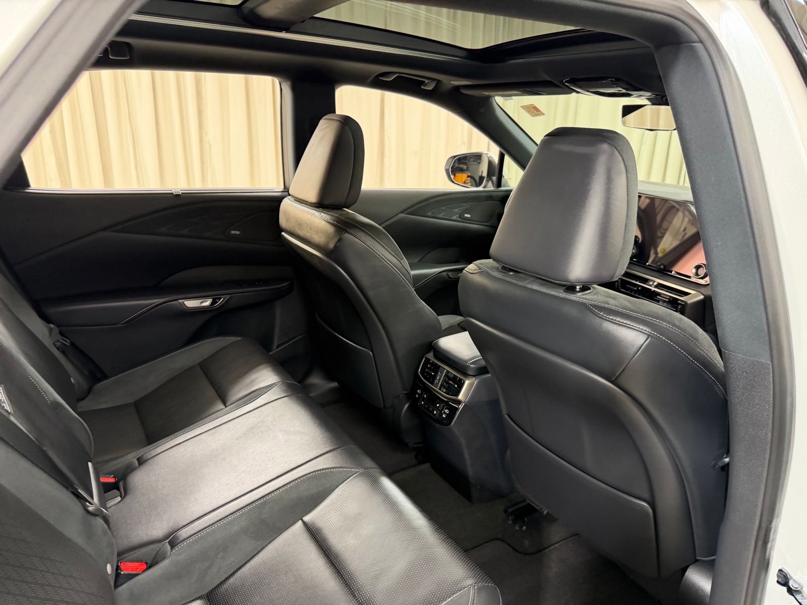 Used 2023 White Lexus 350 Luxury image 45