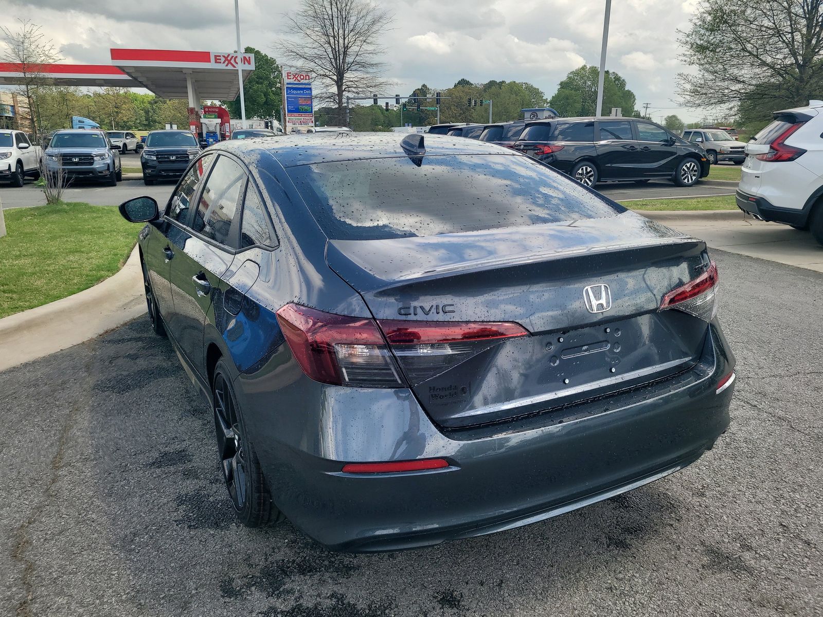 View vehicle photo 5