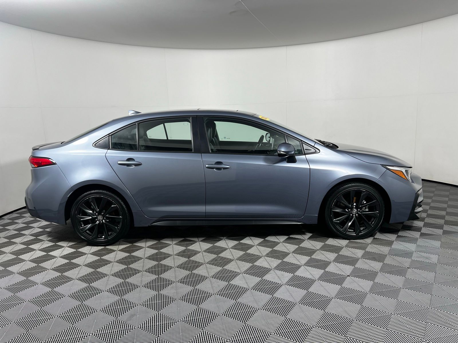 Thumbnail: 2023 Toyota Corolla - 4