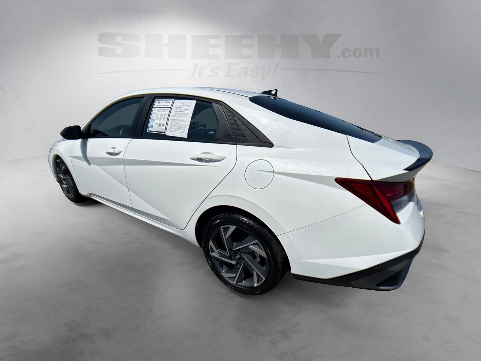 Used 2025 White Hyundai SEL Sport image 16