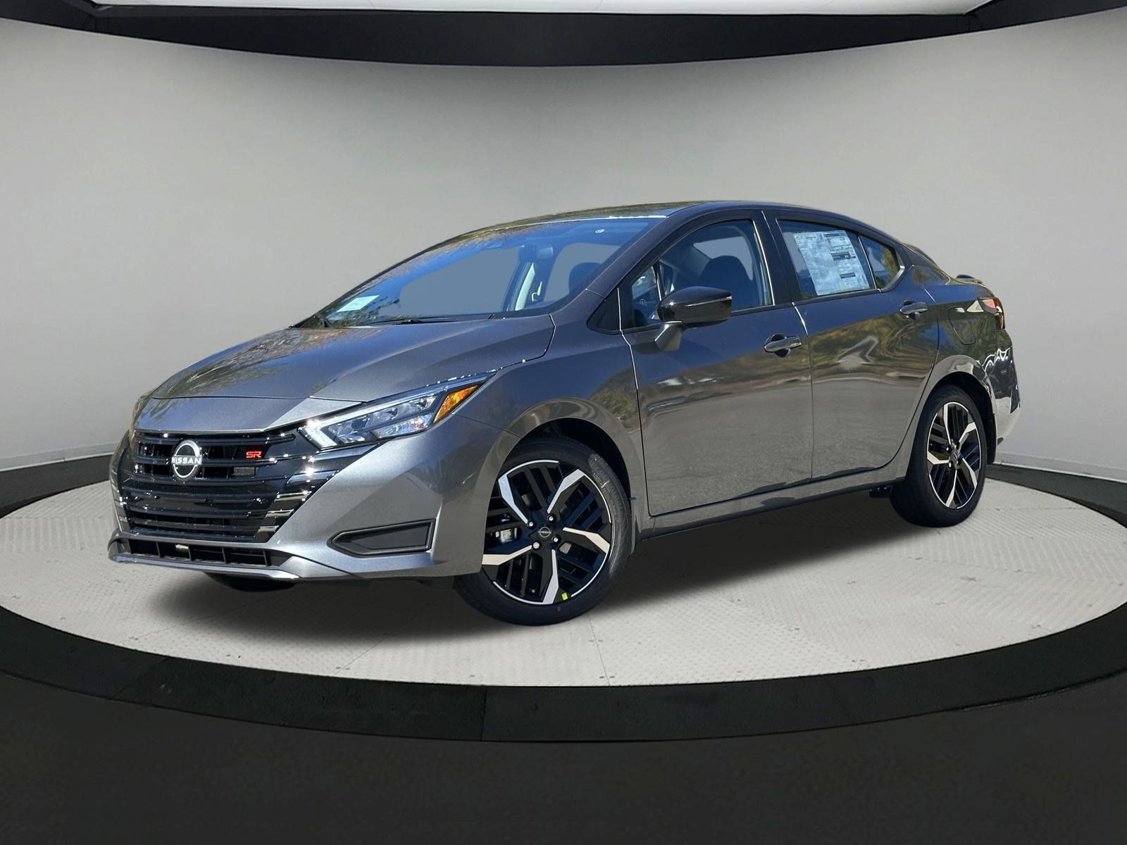 2025 Nissan Versa 1.6 SR CVT's photo