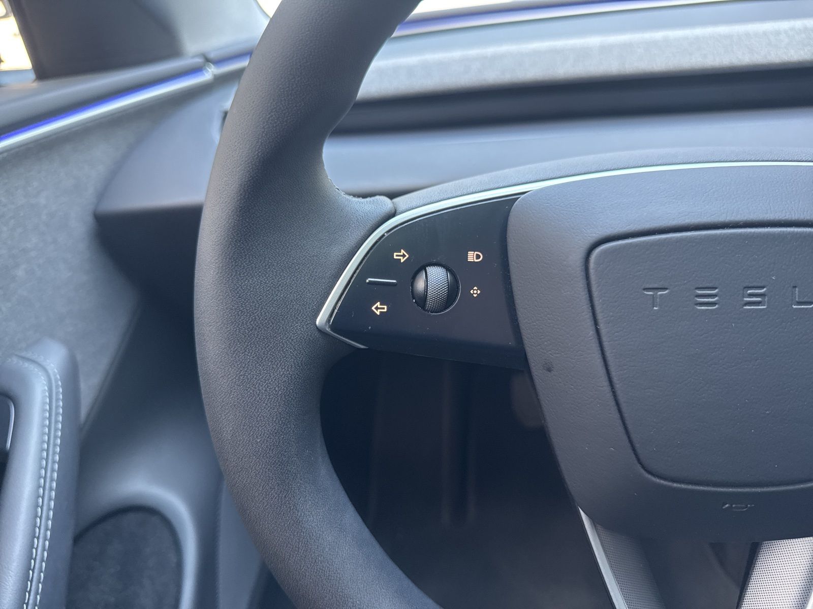 Used 2025 Deep Blue Metallic Tesla Long Range image 17