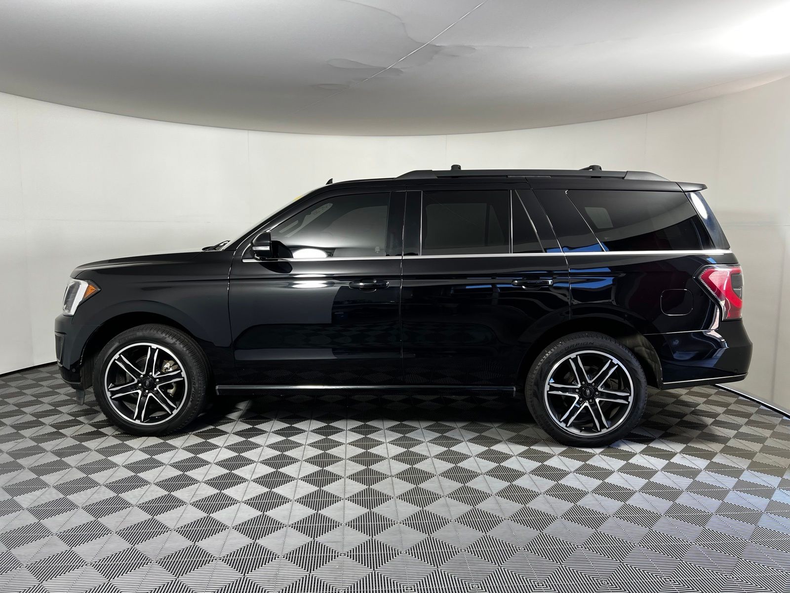 Thumbnail: 2021 Ford Expedition - 8