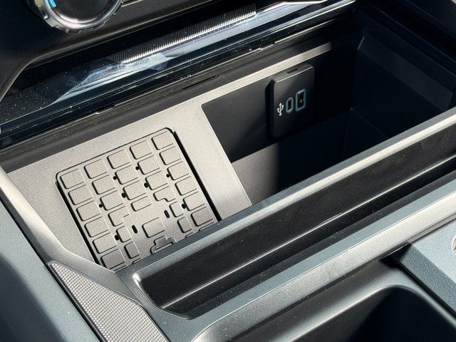 New 2026 Star White Metallic Tri-Coat Ford Lariat image 28