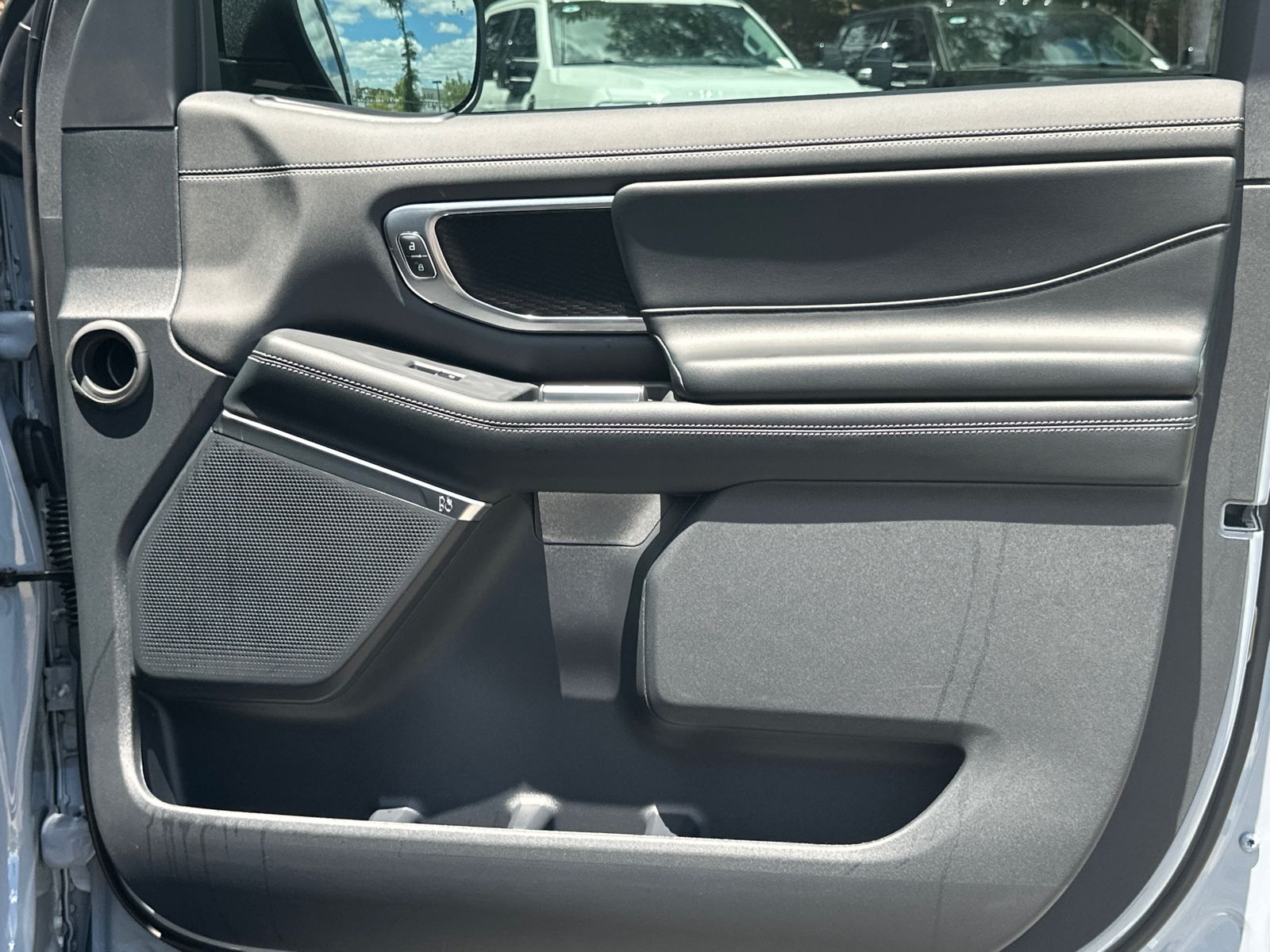 New 2026 Glacier Gray Metallic Tri-Coat Ford Platinum® image 15