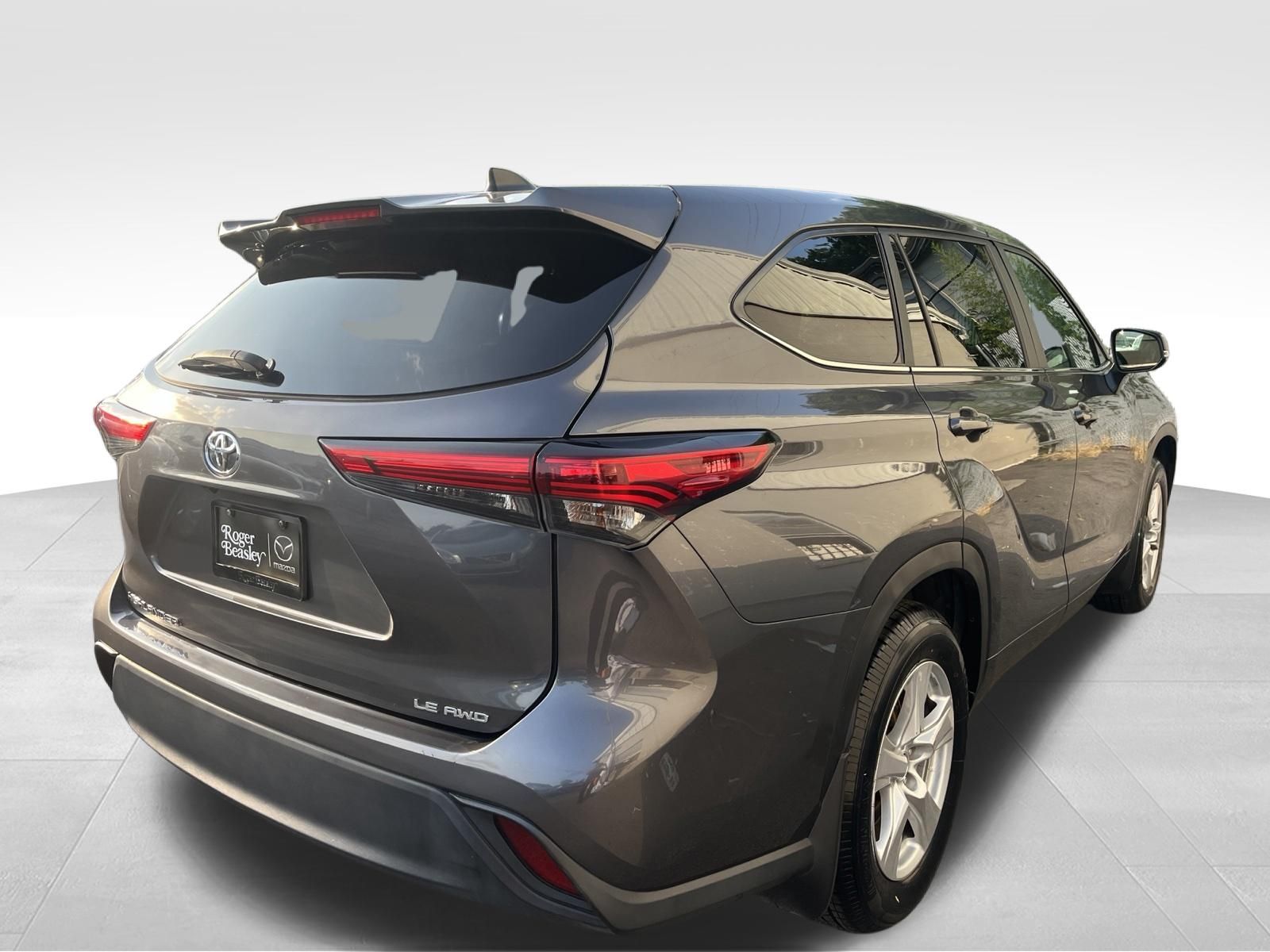 Used Car 2023 Toyota Highlander  Le For Sale Under $30,000 In Austin, Texas