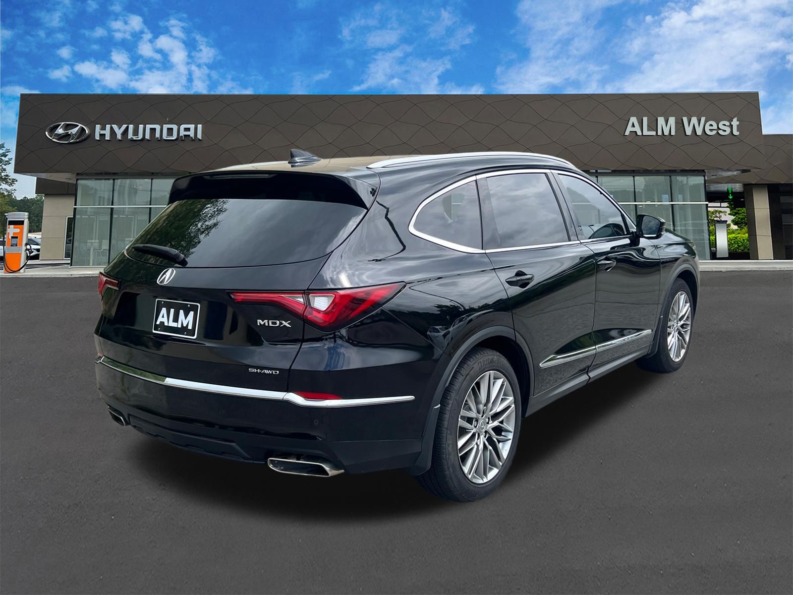 Used 2024 Majestic Black Pearl Acura Advance image 5