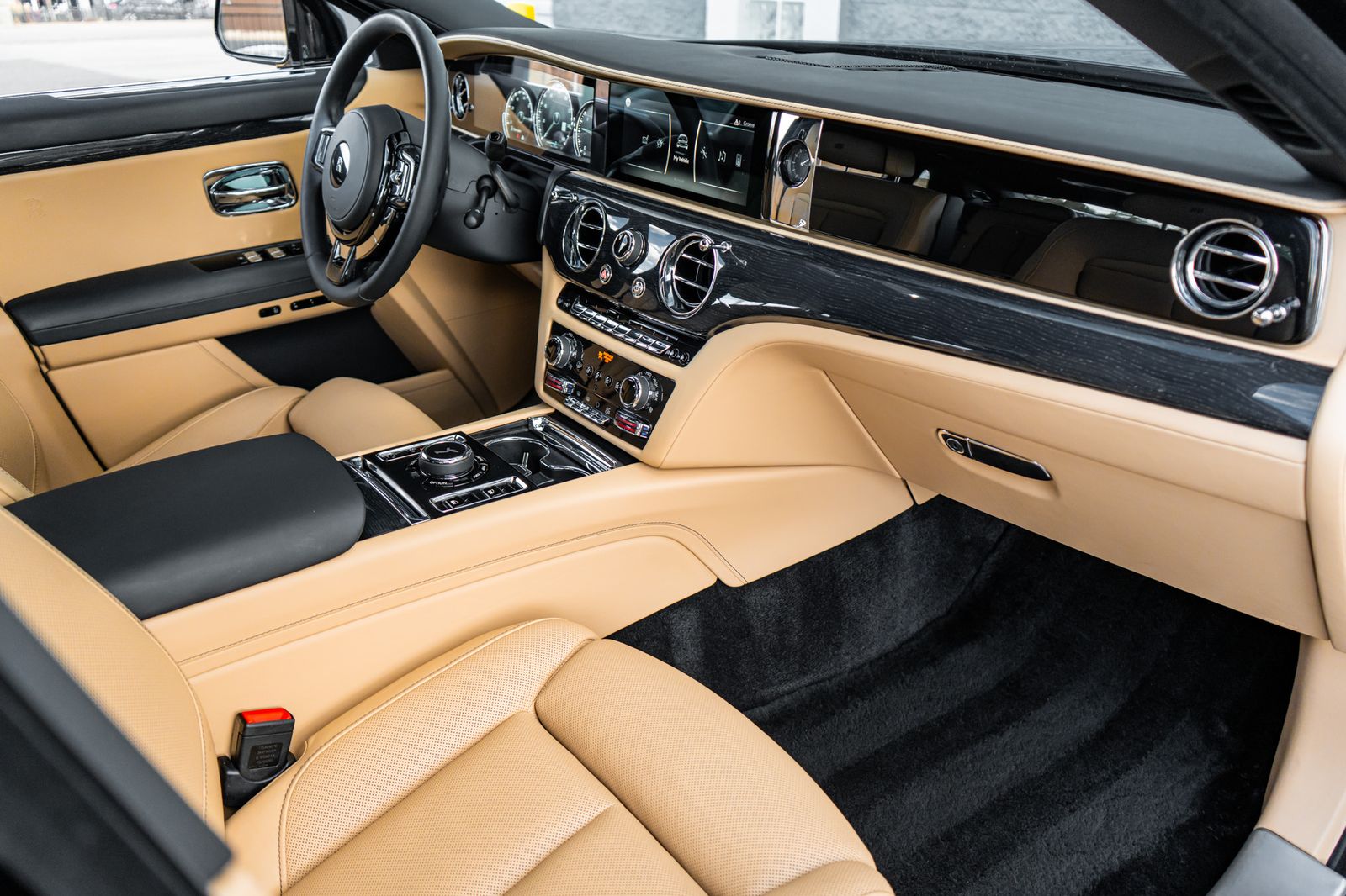 2022 Rolls Royce Ghost RR21 photo 2