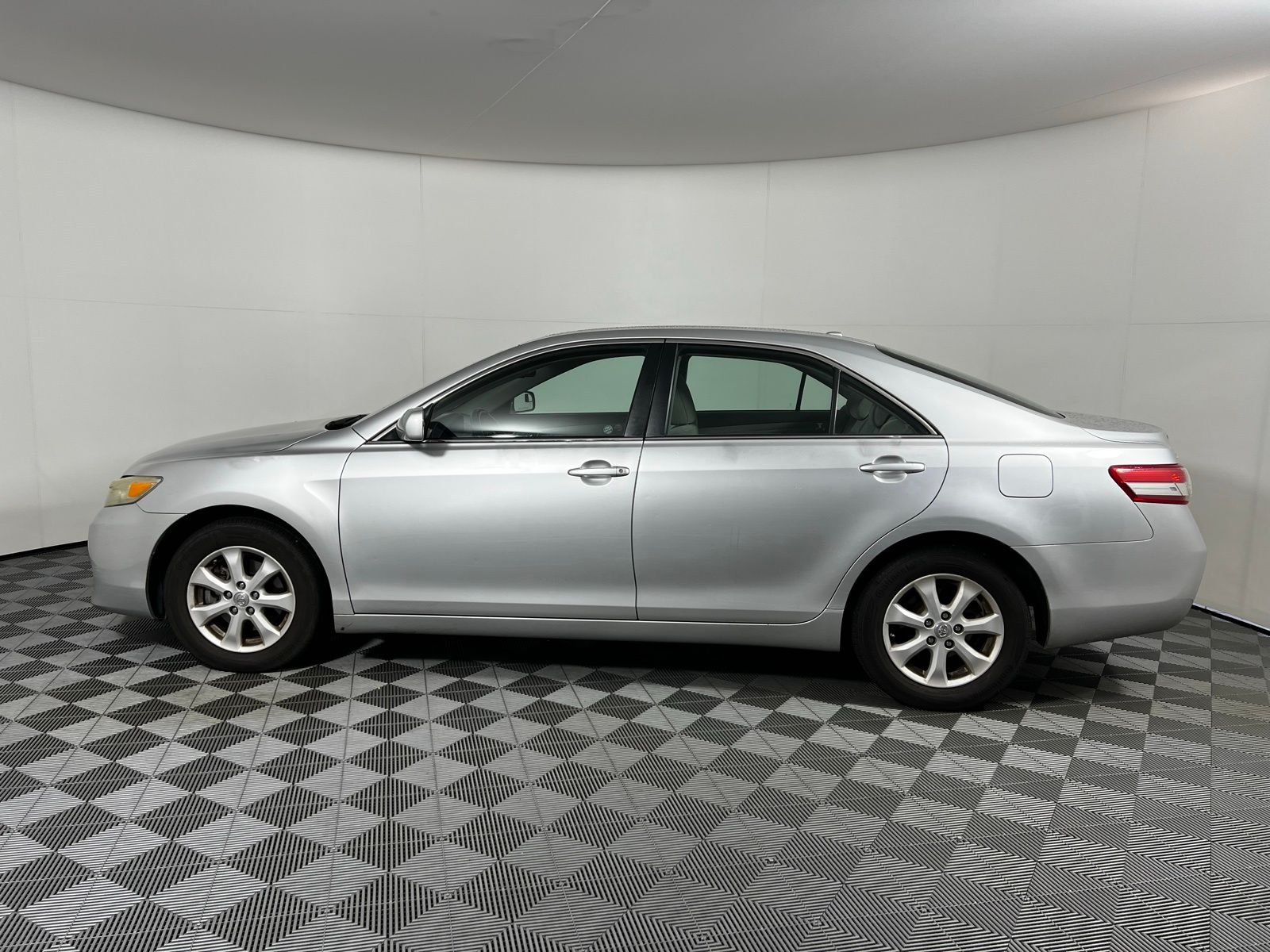 Thumbnail: 2011 Toyota Camry - 8