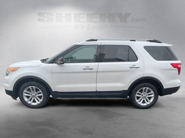Used 2013 White Platinum Clearcoat Metallic Ford XLT image 8