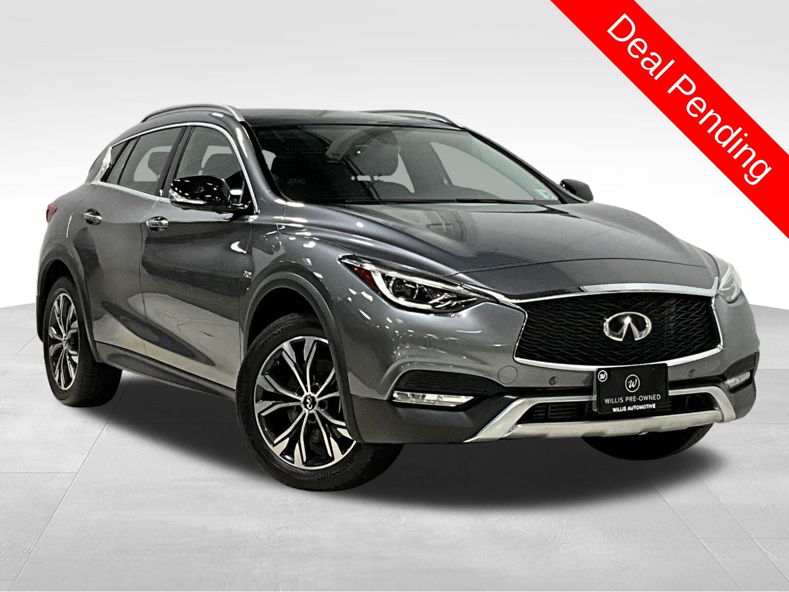 INFINITI QX30 Essential AWD
