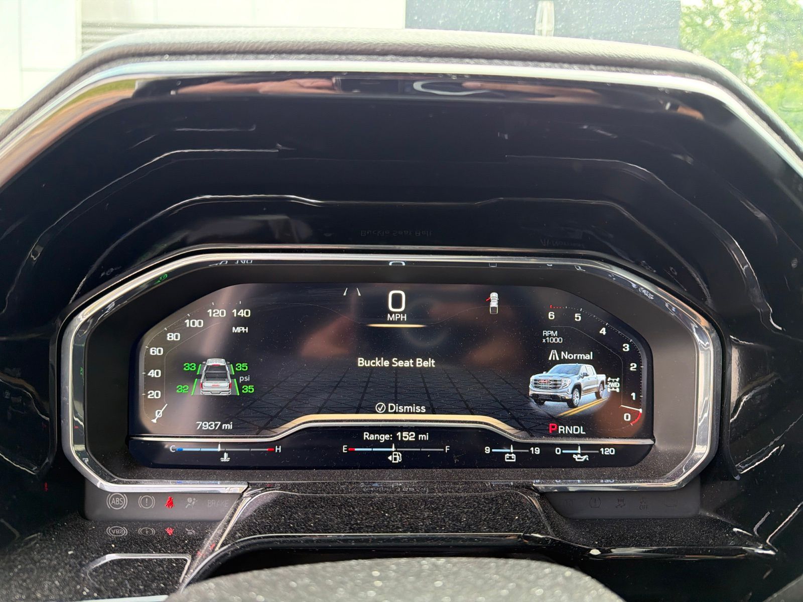 Used 2025 Summit White GMC Elevation image 5