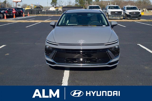 2025 Hyundai Sonata Hybrid SEL photo 2