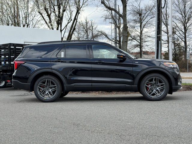 New 2026 Agate Black Metallic Ford ST-Line image 2