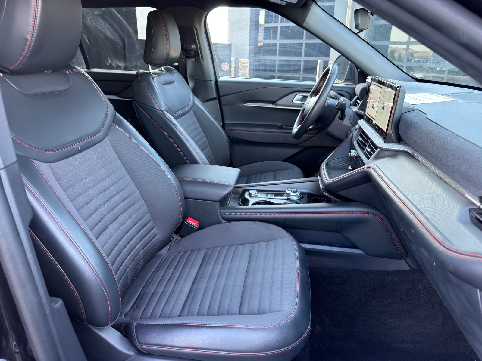 Used 2025 Ford Explorer SUV