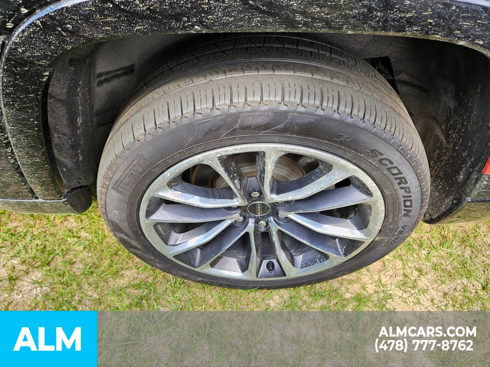 2024 Jeep Wagoneer L Series III photo 3